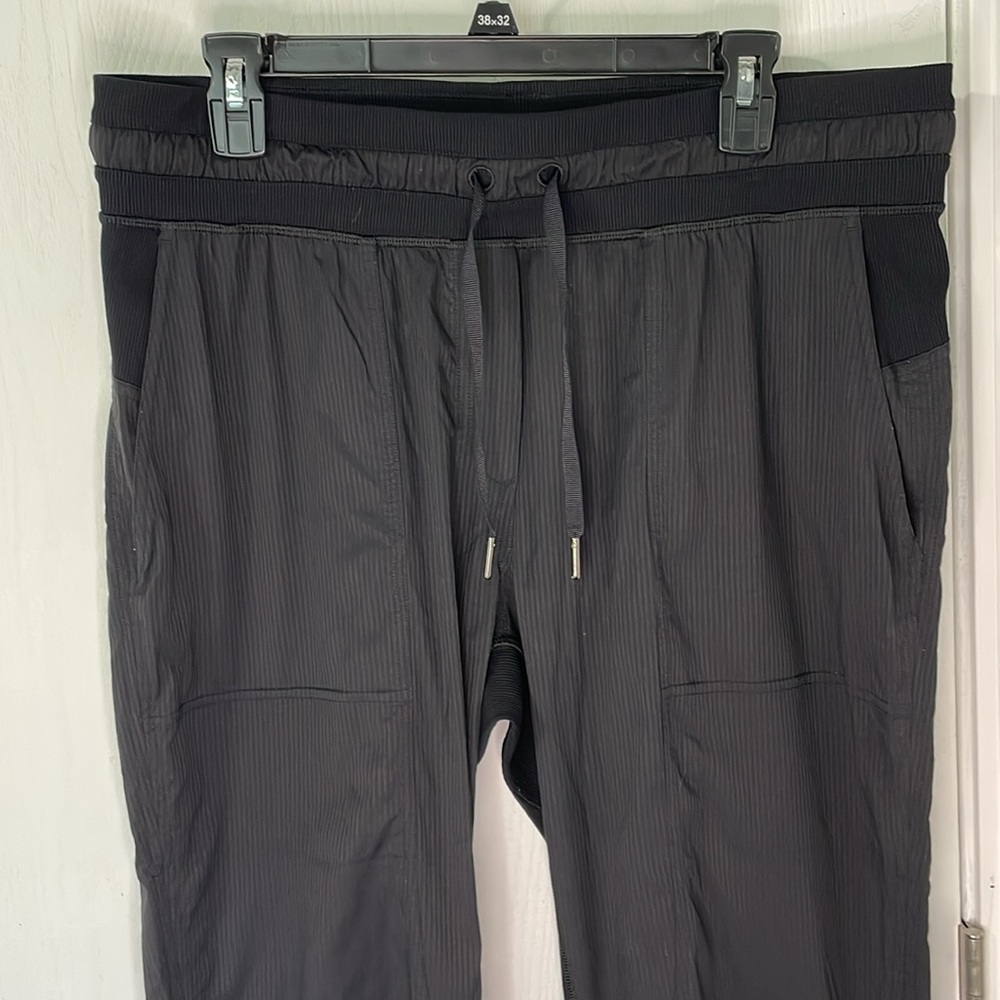 Lululemon Dance Studio Mid-Rise Crop 25” Pants Black Size 12 - Picture 7 of 14